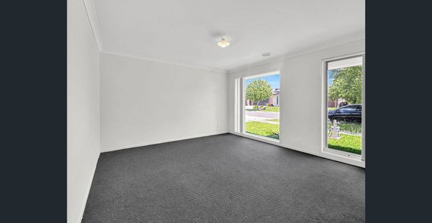 Perfect Location! - Photo 1