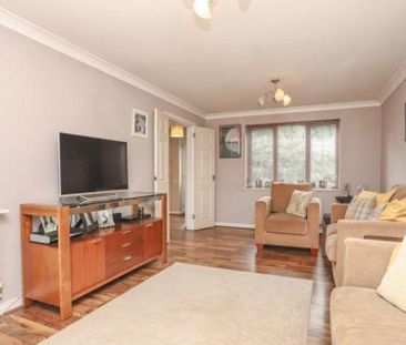 4 bedroom detached house to rent - Photo 3