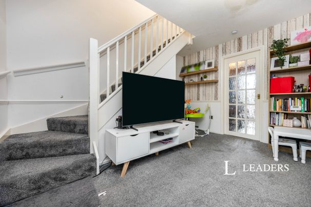 2 bedroom house to rent Milecastle, Bancroft, Milton Keynes, Buckinghamshire, MK13 - Photo 1