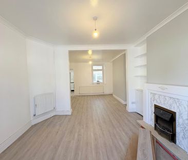 4 bedroom terraced house to rent - Photo 2