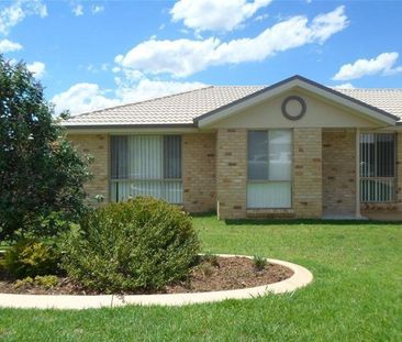 UNIQUE AND IMMACULATE FAMILY HOME - Photo 1
