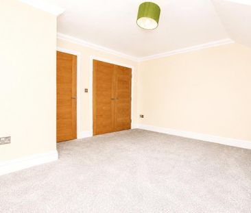 3 bedroom end of terrace house to rent - Photo 3