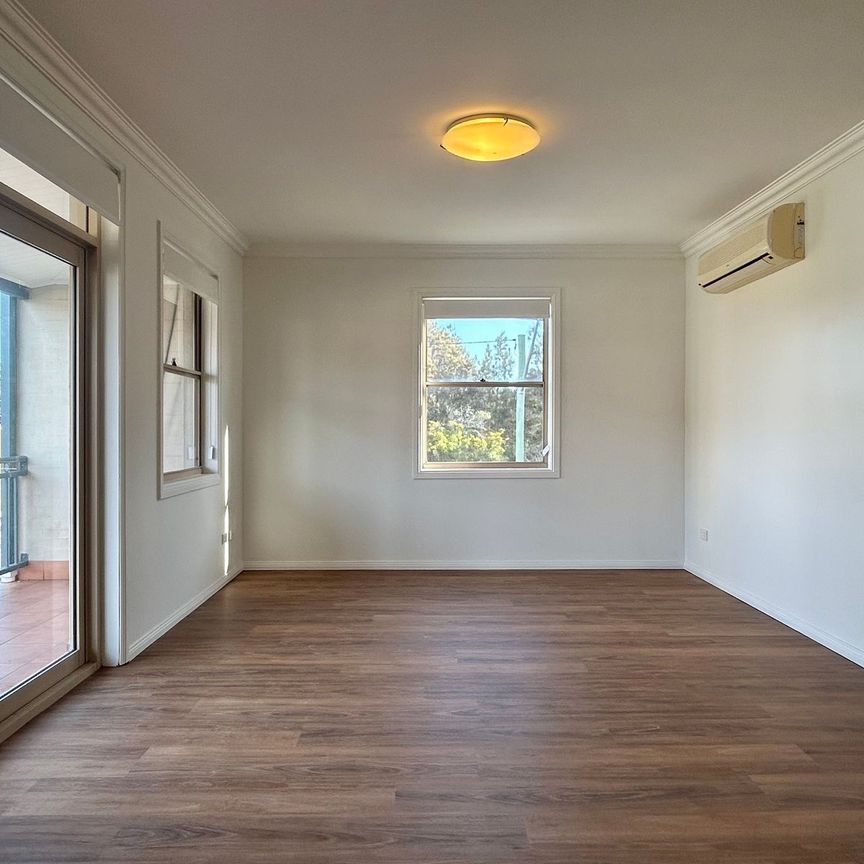 FRESH START, GREAT LOCATION - Photo 1