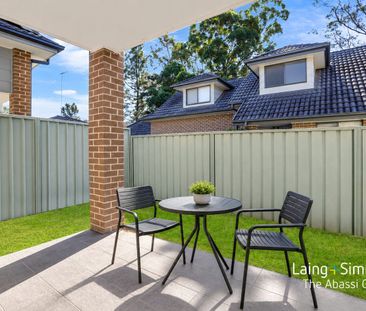 Spacious Townhouse Offering Modern Comforts! - Photo 5