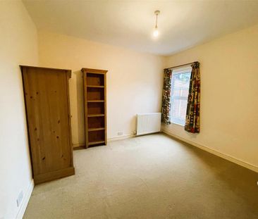 2 bedroom maisonette to rent - Photo 2