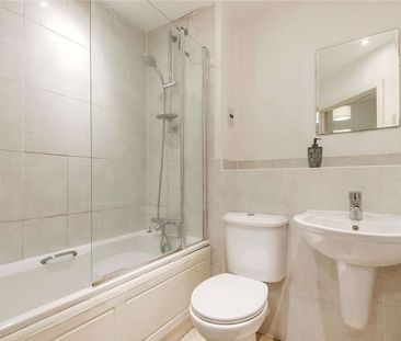 Modern one bedroom apartment in a convenient location for the town ... - Photo 6
