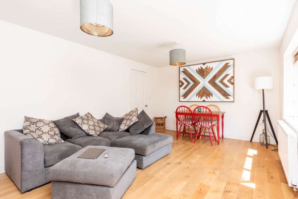 Cockpit Close, Woodstock, Oxfordshire, OX20 - Photo 1