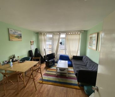 Room in a Shared Flat, Gresham Road, SW9 - Photo 1