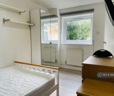 1 bedroom in a house share to rent - Photo 2