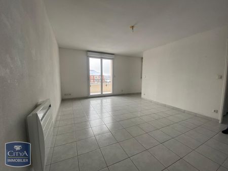 Location Appartement 2 pièces 47m² LE CATEAU CAMBRESIS 59360 - Photo 5
