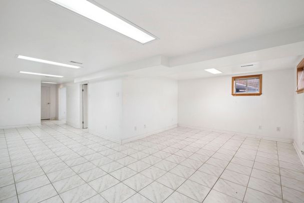 For Lease - 542 Glen Park Avenue Unit# Lower, Toronto, Ontario - Photo 1