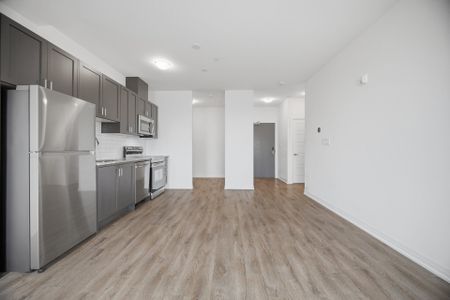 For Lease - 3285 Carding Mill Trail Unit# 407, Oakville, Ontario - Photo 2