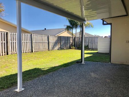 Ideal Family Home - Photo 3