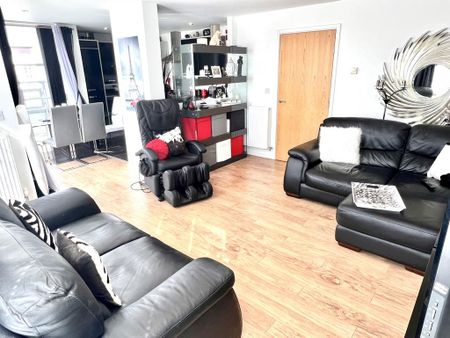 3 bedroom apartment to rent - Photo 3