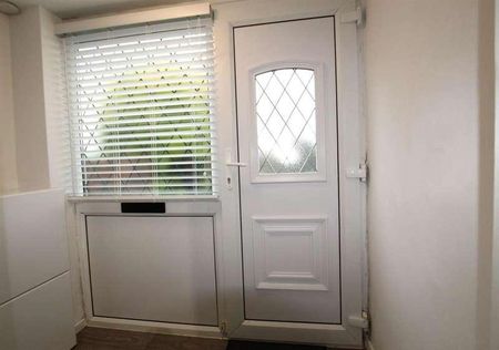 Yew Lane, Sheffield, S5 - Photo 2