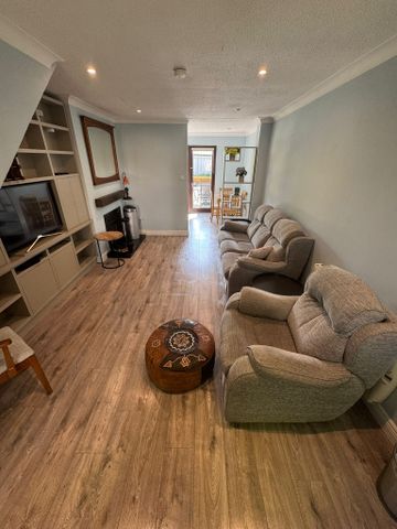24 The Poplars, Monkstown Valley, Blackrock - Photo 5