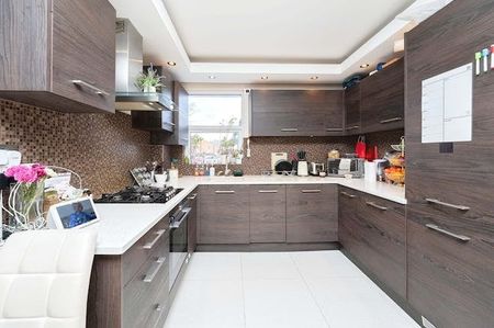 2 Bed Terraced House, St. Kildas Road, HA1 - Photo 5