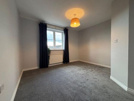 2 bedroom maisonette to rent - Photo 2