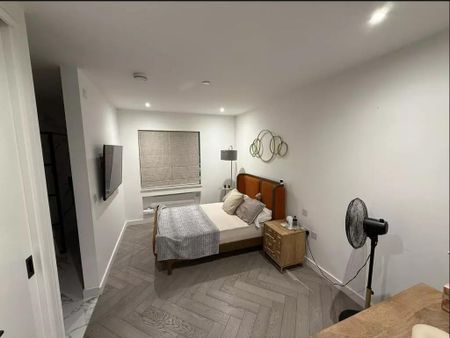 2 bedroom penthouse to rent - Photo 4