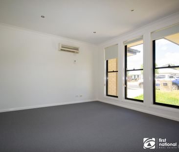 THE IDEAL FAMILY HOME - Photo 5