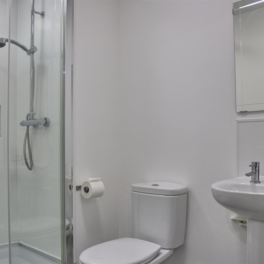 Whiteladies Road, Bristol - Photo 1