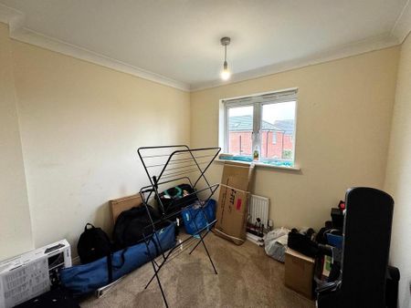 3 bedroom semi-detached house to rent - Photo 4