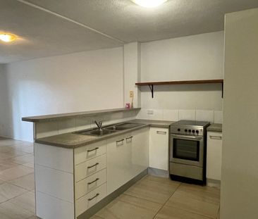 Spacious 2 Bedroom unit located only 100m from the stunning Marooch... - Photo 5