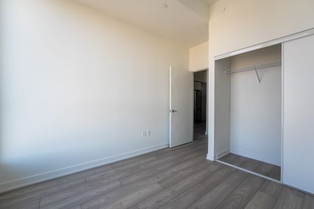 For Lease - 1007 THE QUEENSWAY Avenue Unit# 812, Toronto, Ontario - Photo 2