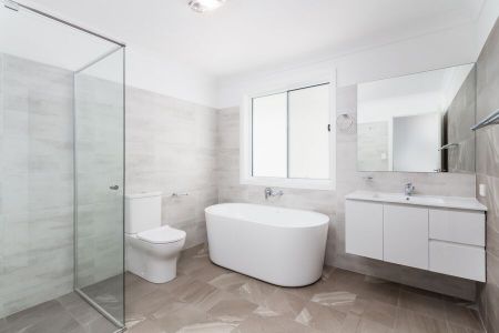 Modern Double-Storey Family Home in Prime Location - Available Now! - Photo 2