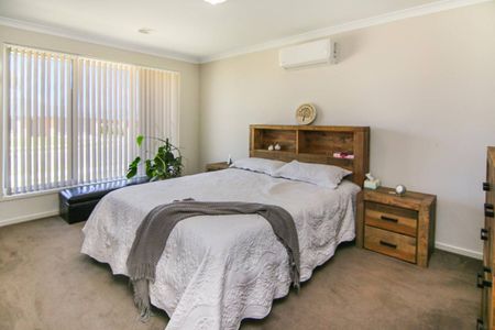 A PERFECT NEAT AND TIDY FAMILY HOME IN PRIME LOCATION - APPLICATION PENDING - Photo 5