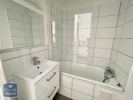 Location Appartement 1 pièce 32m² LYON 7ème - Photo 3