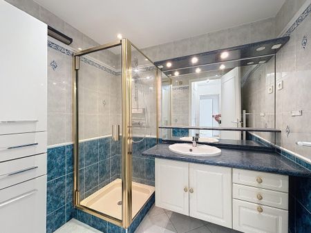 Location Appartement 2 pièces 54m² CANNES 06400 - Photo 4