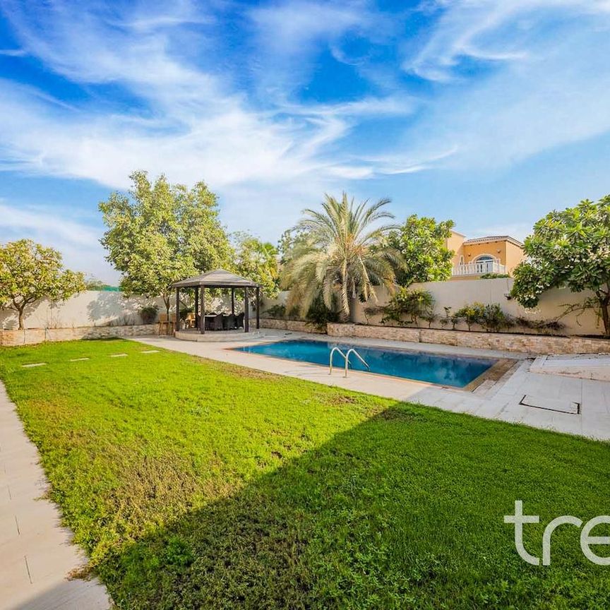 Exclusvie | 5BR | Fully Vastu | New Pool - Photo 1