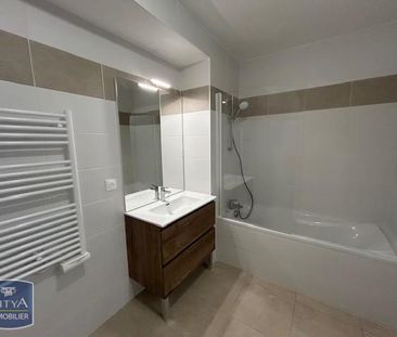 Location Appartement 2 pièces 43m² SOLLIES PONT 83210 - Photo 4