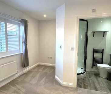 2 bedroom terraced house to rent - Photo 2