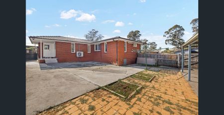 Comfortable 3-Bedroom Home in a Quiet Bidwill Location!! - Photo 5