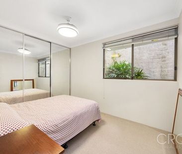 Generous Three Bedroom & Three Outdoor area Townhouse - Photo 4