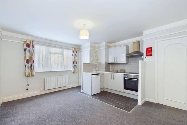 1 bedroom ground floor flat to rent - Photo 1