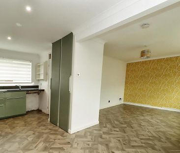 2 bedroom terraced house to rent - Photo 4