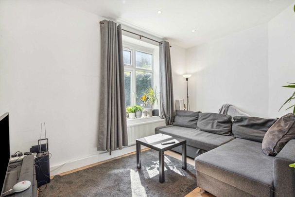 Bloemfontein Road, Shepherds Bush, W12 - Photo 1