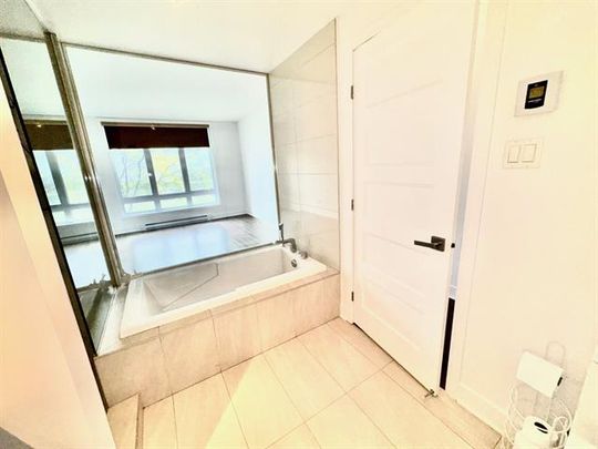 2160 Av. Terry Fox - Photo 1