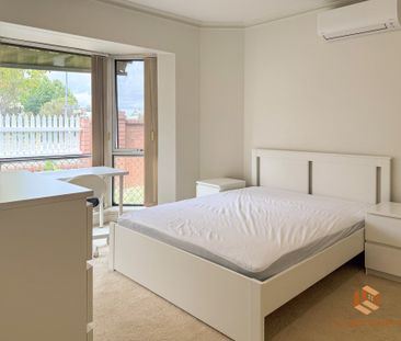 Victoria Park - Photo 6