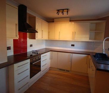 3 bedroom terraced house to rent - Photo 6