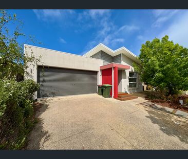 32 Coastside Drive, Armstrong Creek, Vic 3217 - Photo 2