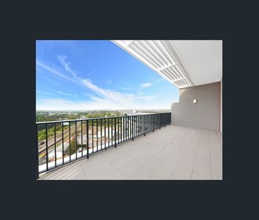 As new penthouse apartment with breathtaking district & water views - Photo 6