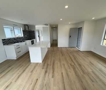 Fully renovated 4bedroom home. Move in March! - Photo 2