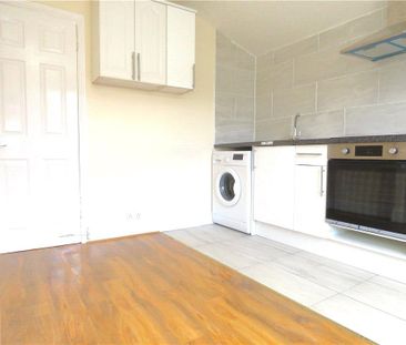 1 bedroom in a house share to rent - Photo 6