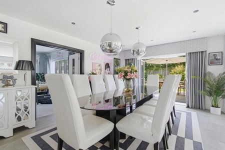 6 bedroom detached house to rent - Photo 4