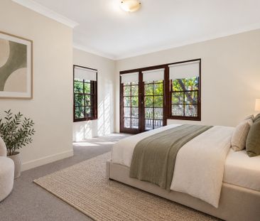 Freshly Painted 3 Bedroom Townhouse in Convenient Ashfield Location - Photo 2