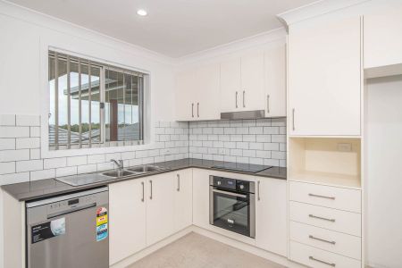 Modern 2 Bedroom Granny Flat/Villa - Photo 4